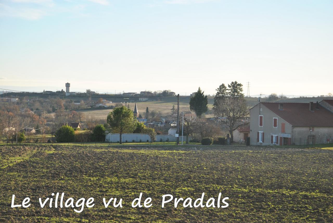 Taix le village vu de Pradals